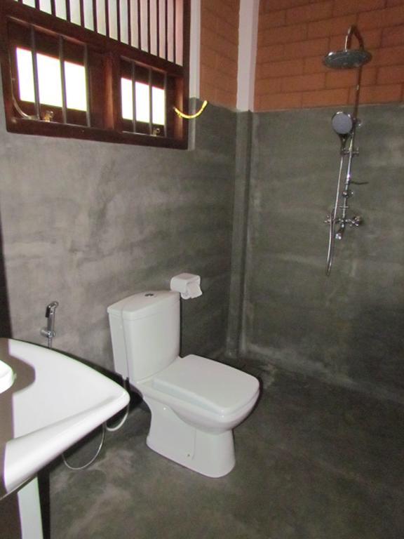 Eco Square Resort Mirissa Rum bild
