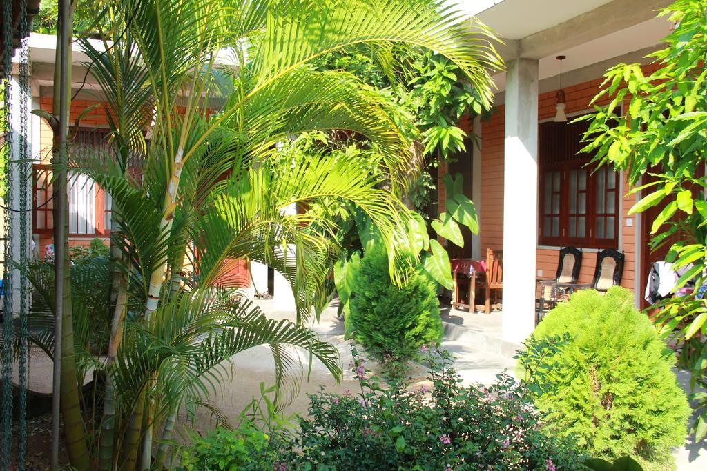 Eco Square Resort Mirissa Exteriör bild